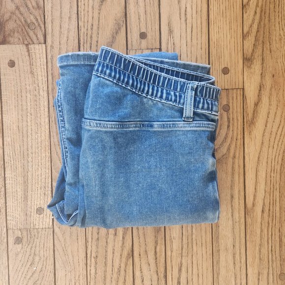 Aerie Pull On Baby Flare Jeans - Size Small (fits size 4 & 6) - Picture 4 of 6